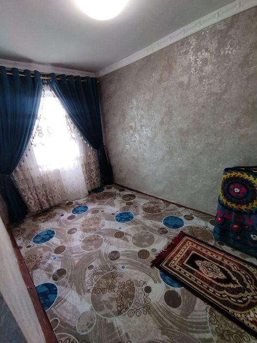 Uy sotiladi 4 xonali,Qarshi centerda joylashgan