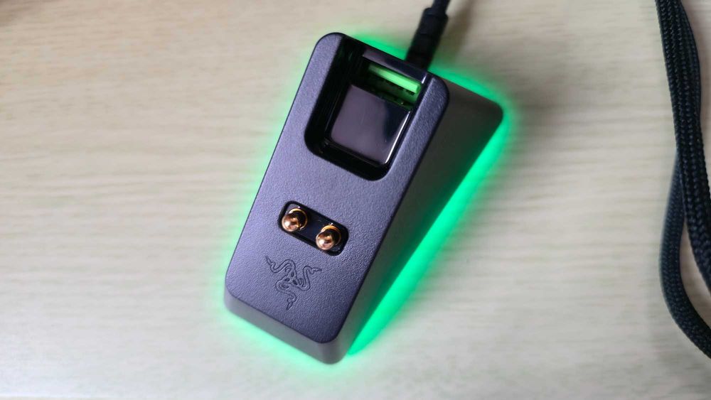 Зарядна станция Razer Mouse Dock Chroma RC30-030502