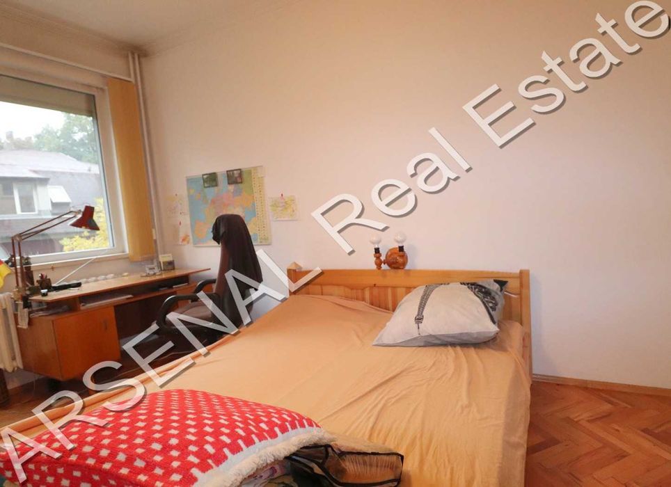 Дава се под наем Тристаен апартамент в София, Център - 120 кв.м за 800 € - Снимка #2