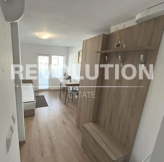 Дава се под наем Едностаен апартамент в Варна, Окръжна болница - 25 кв.м за 250 € - Снимка #3