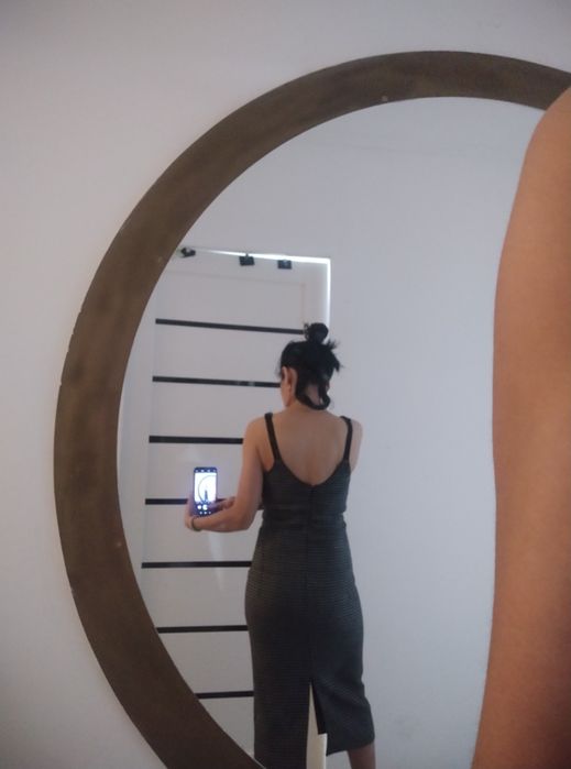 Платье шикарное облегающее