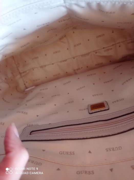 Geanta Guess de umar