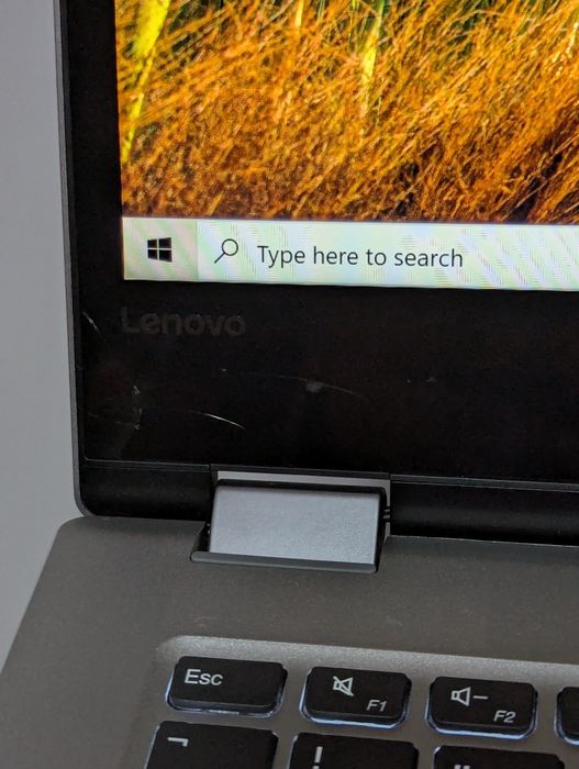 Lenovo yoga 520 i5 8250u 8gb ram SSD