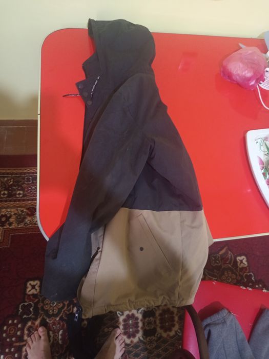 Прадается очень хороший одежды