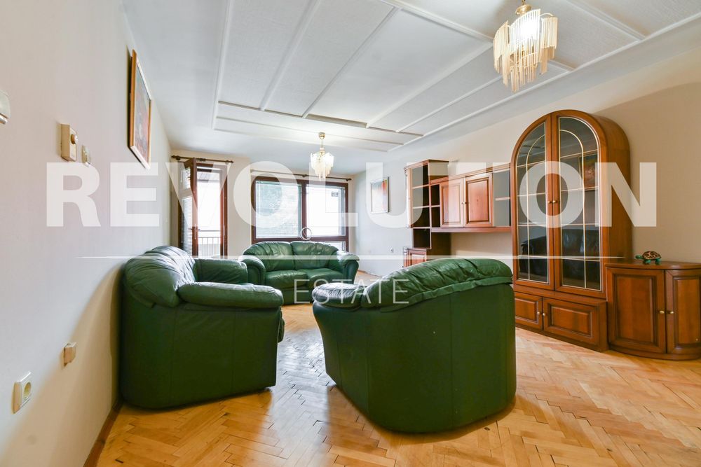 Двустаен апартамент в кв. Хладилника