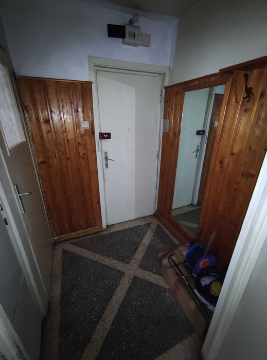 Vand apartament cu 2 camere, zona Intim, persoana fizica