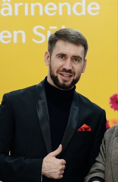 Ведущий мероприятий / тамада