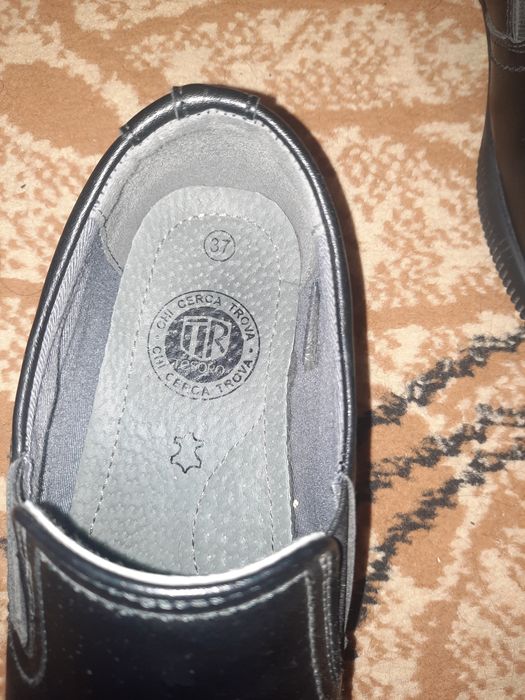 Продаются туфли для мальчика кожаные