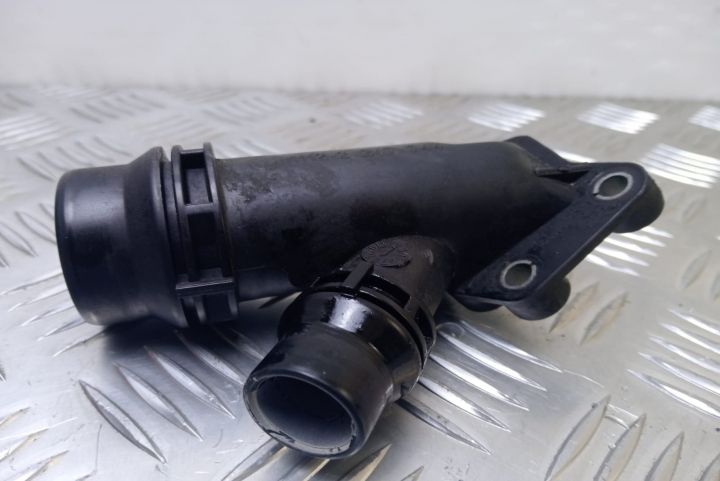 Distribuitor apa 2247744 BMW Seria 5 E60/E61 seria