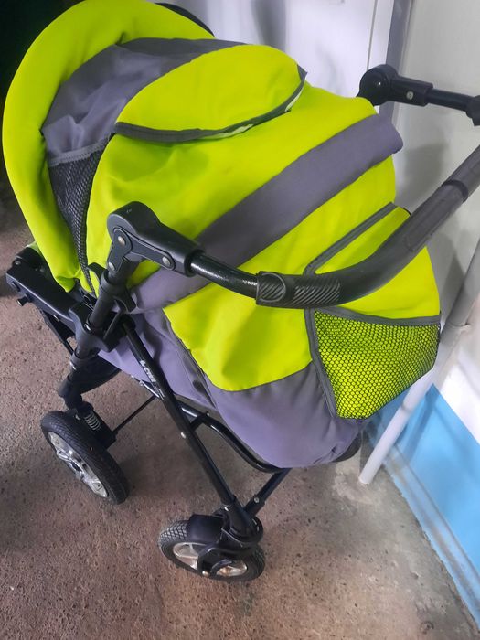 Продам коляску (зима - лето)