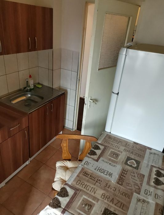 Apartament de închiriat.