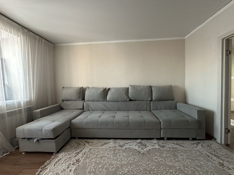 Большой диван продается