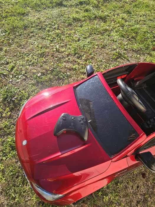 Детска електрическа кола с акумулаторна батерия Mercedes Benz C63 AMG с дистанционно