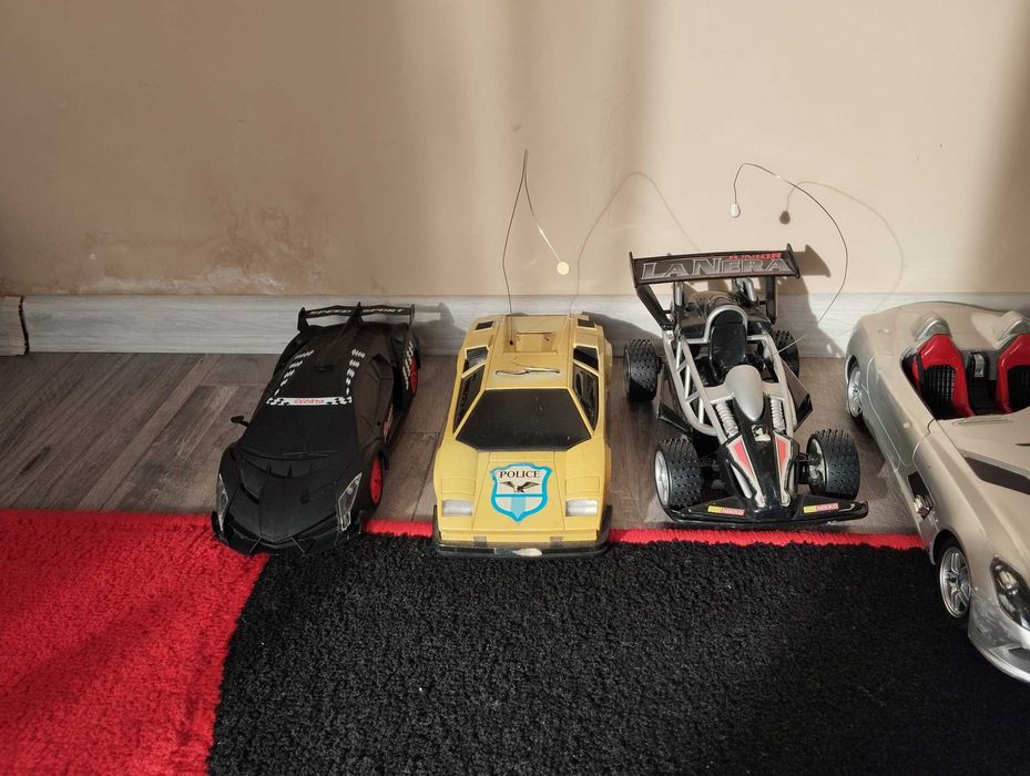 Продавам радиоуправляеми колички играчки