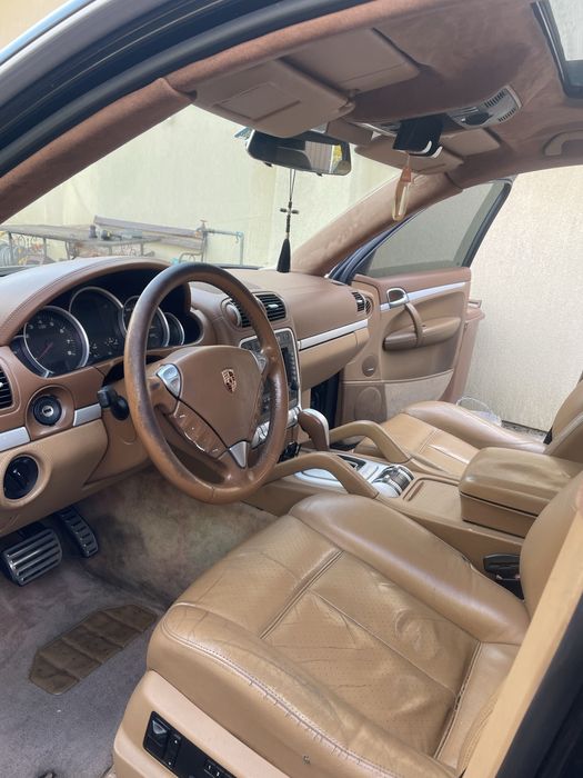 Porsche cayenne s v8!