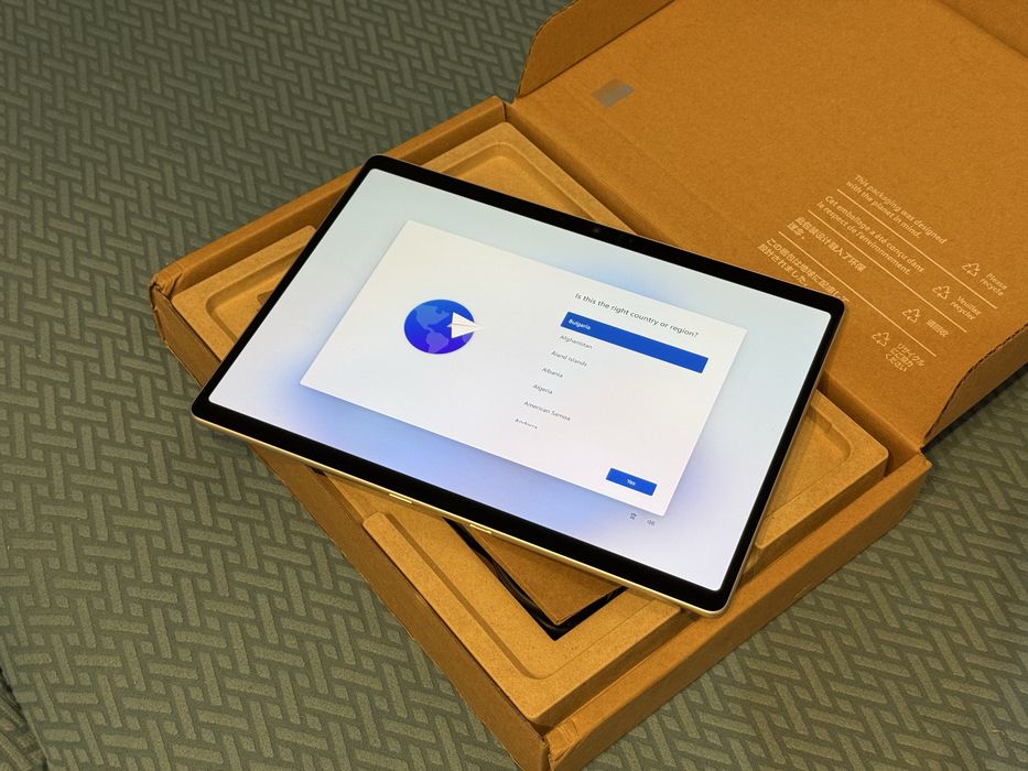 Чисто Нов 13' 2.8K 120Hz Microsoft Surface Pro 11 Ultra 7-268V 32GB LPDDR5x 1TB SSD - Гаранция