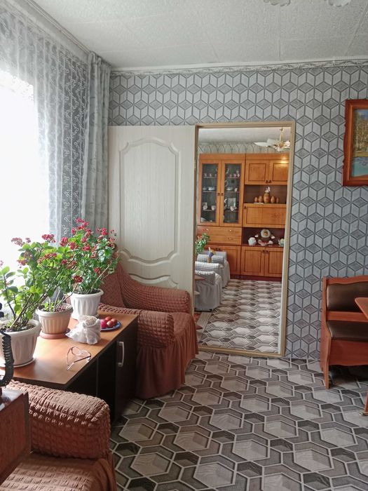 Продам 1/2 дома Военный городок