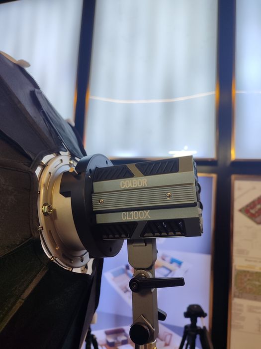 Colbor 100x. Видео свет софтбокс.