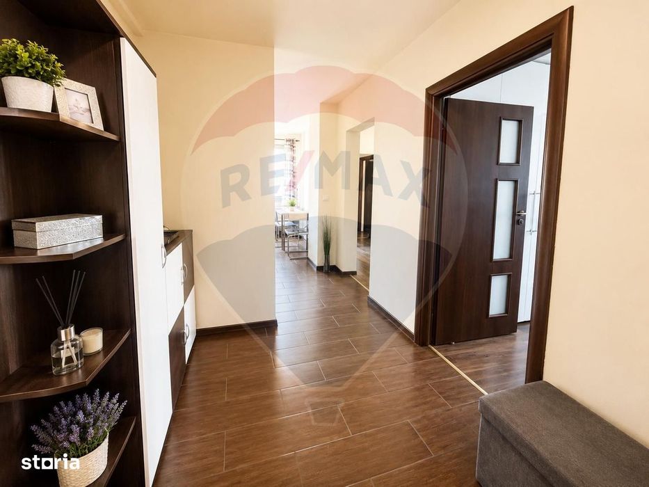 Apartament cu 3 camere de închiriat