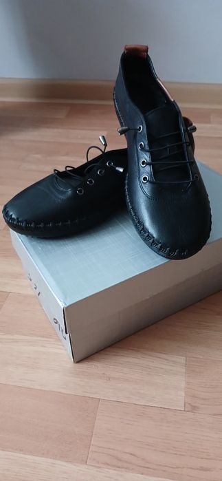 Продам макасины женские