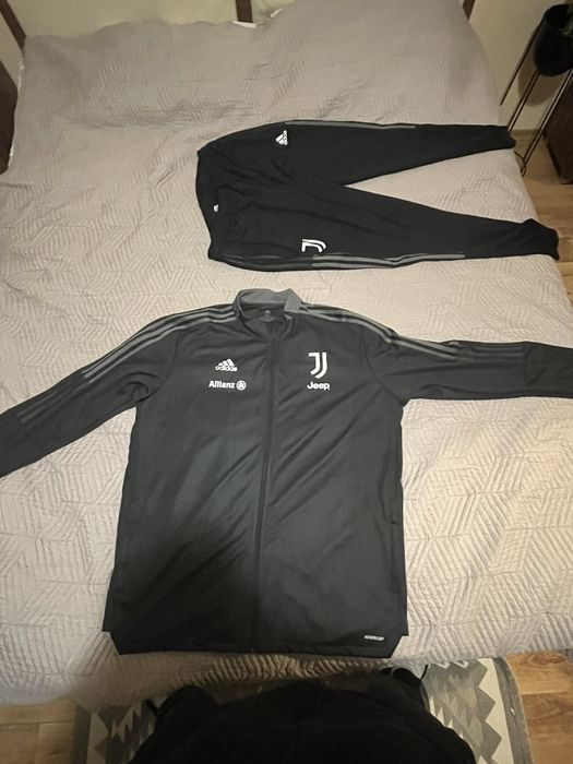 Анцунг Адидас Juventus 2XL размер