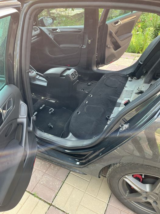 Curatare canapele, tapiterii auto, covoare, scaune