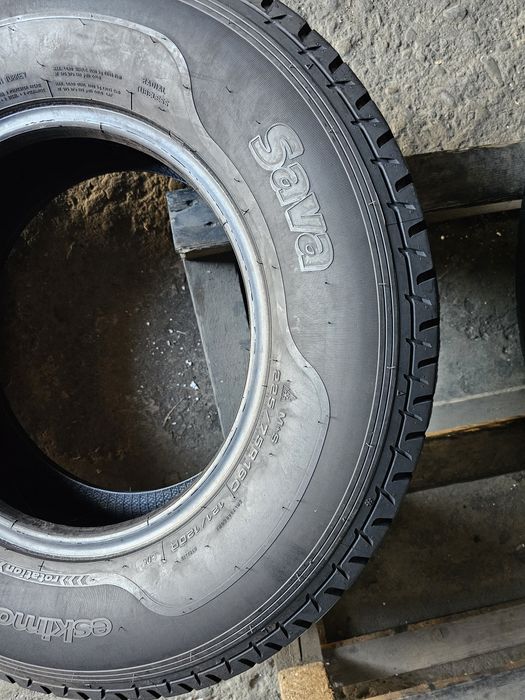 2 anvelope iarna 225 75 16C Sava 7.4mm 120/121