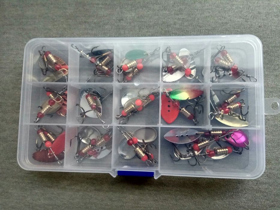 Лот 30 броя въртящи,Блесни,рибарски,риболов