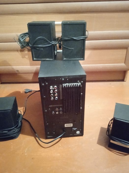 Продам колонки самбуфер Microlab M-960,