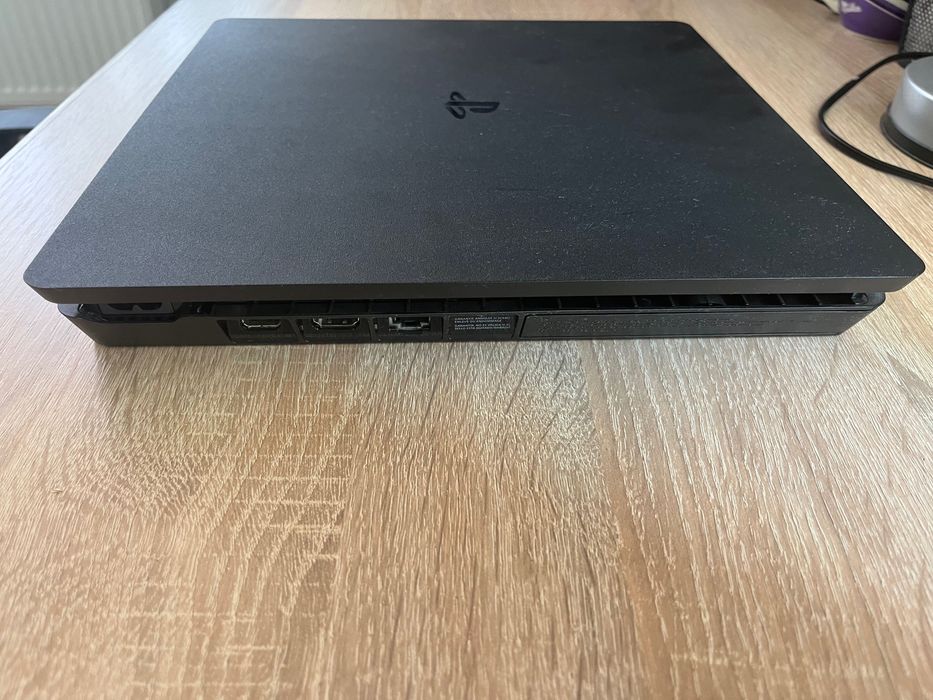 PlayStation 4 slim