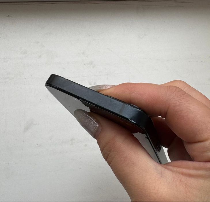 Продам айфон 13 256гб