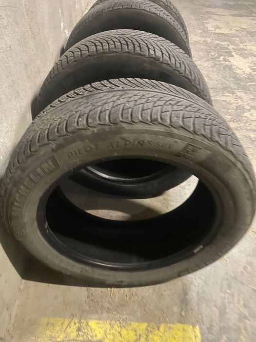 Продавам зимни гуми за кола Michelin 235/55 R19