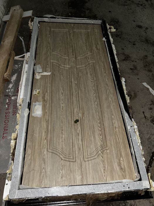 Продам дверь с обналичной