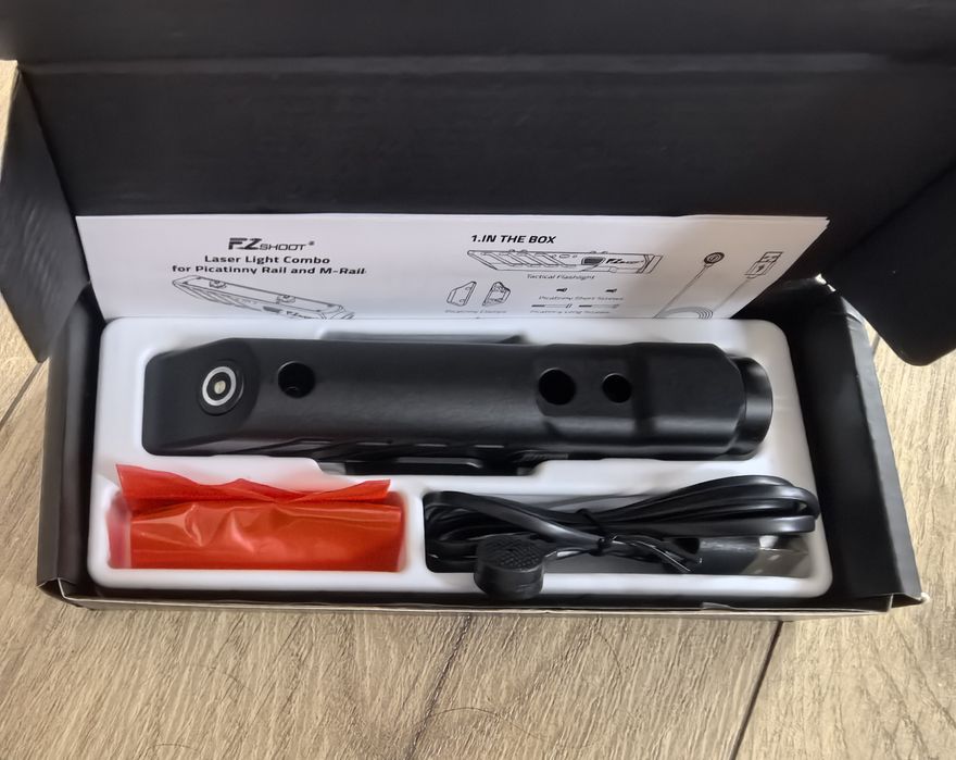 Фенерче с лазерен прицел за AR15, карабина, пушка