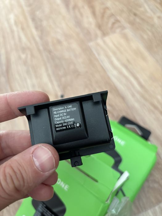 Продам батареи питания для x-box x one новые