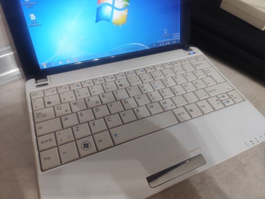 Лаптоп asus 10.1