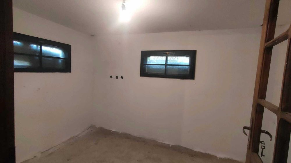 Продава се Къща в с. Синаговци, Област Видин - 462 кв.м за 184 €/кв.м - Снимка #16