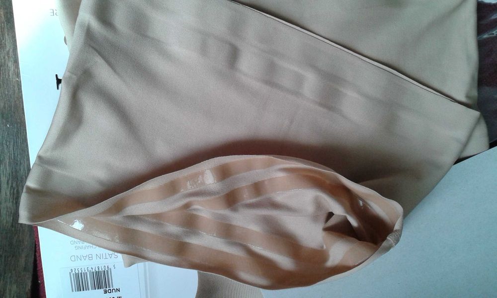 Сатенени ленти и  балсам за бедра