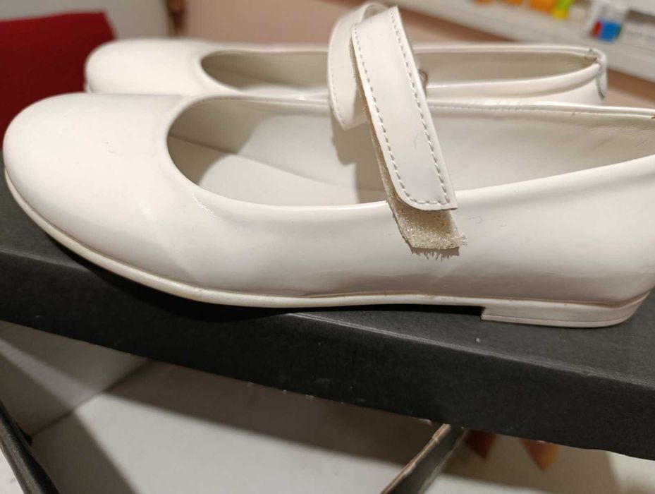 от естествена кожа бели лачени детски обувки балеринки, р-р 35