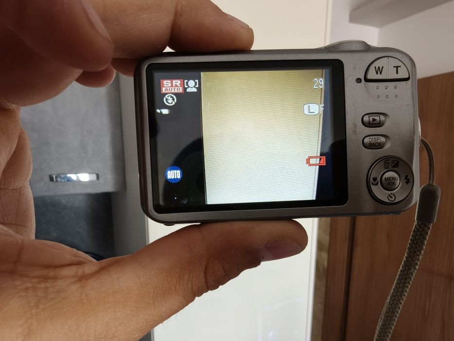 Фотоапарат Fujifilm Finepix JV200