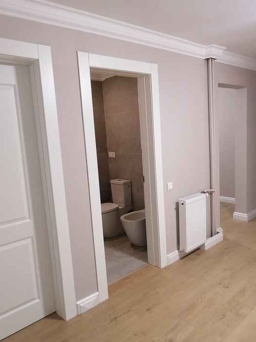 Apartament 2 camere, 61 mp utili, complet renovat, balcon închis.
