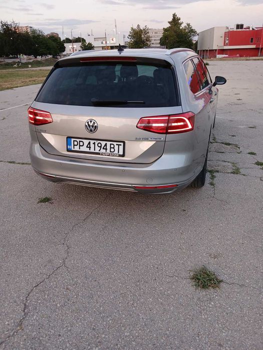 Продавам VW Passat 2.0 TDI DIGITAL
