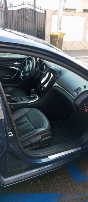 Opel insignia full clasa limuzină