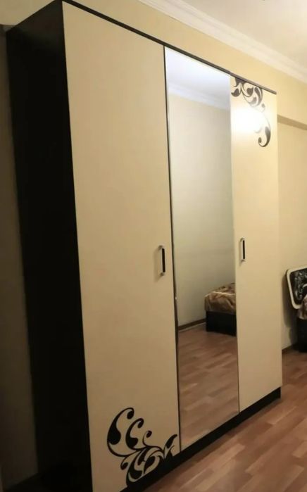 Шкаф и Камод     .