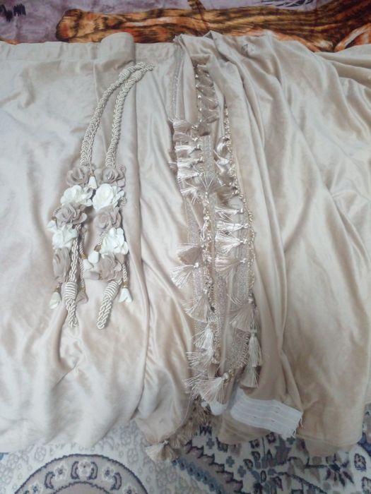 Kurtkani holati yaxshi yangi ellita parda ham yangidek