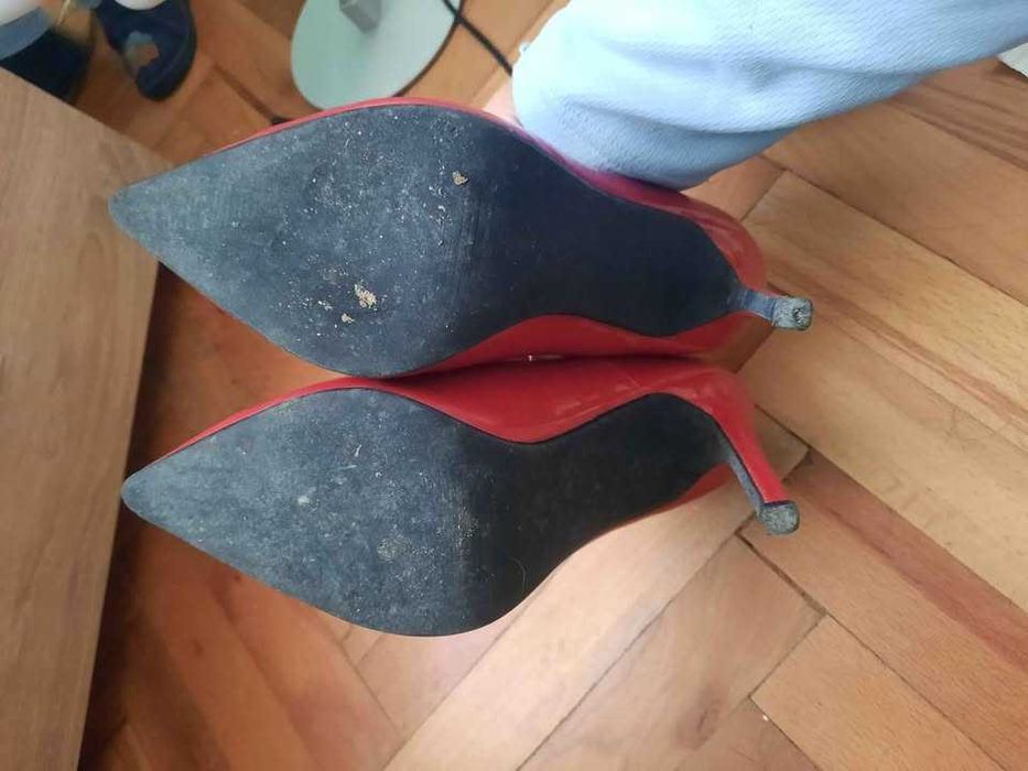 Червени токчета 39ти номер