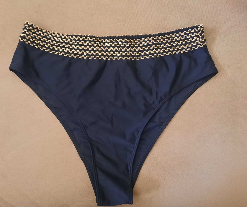 Нови дамски бански от две части