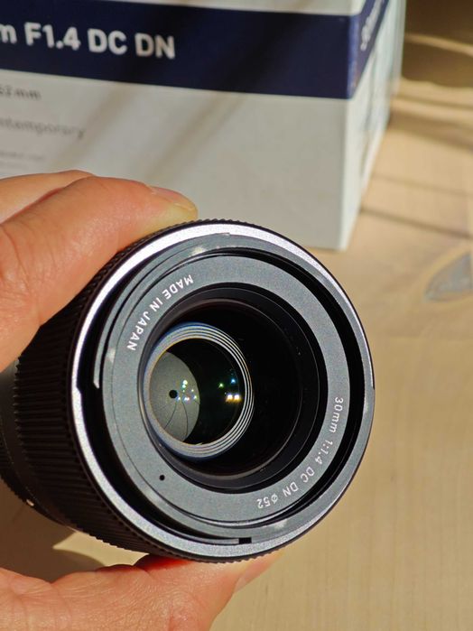 Обектив Sony E 18-135mm f/3.5-5.6 OSS и Обектив Sigma 30mm f/1.4 DC DN Contemporary - Sony E / В ГАРАНЦИЯ!!