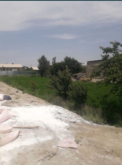 Hovli Sotiladi Qiziltepa