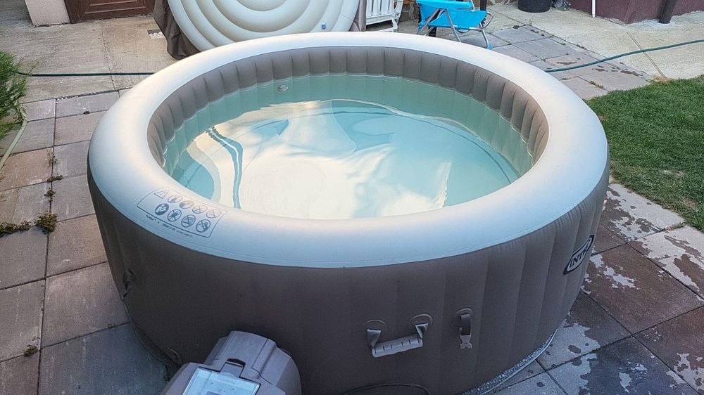 Jacuzzi Intex ..